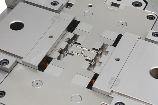 Medical injection mold