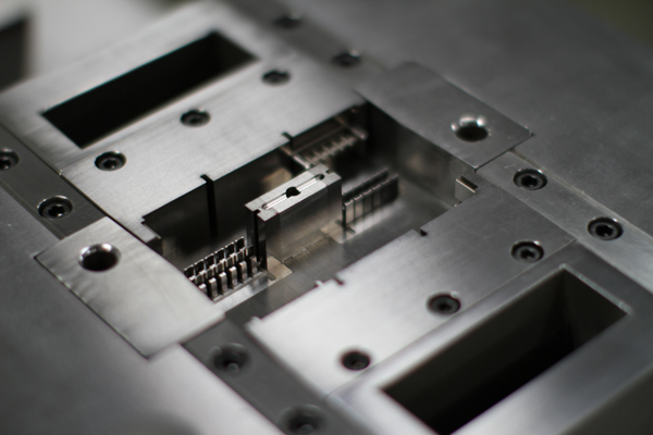 How to Prevent Deformation Issues in the Heat Treatment Process of Medical Plastic Molds