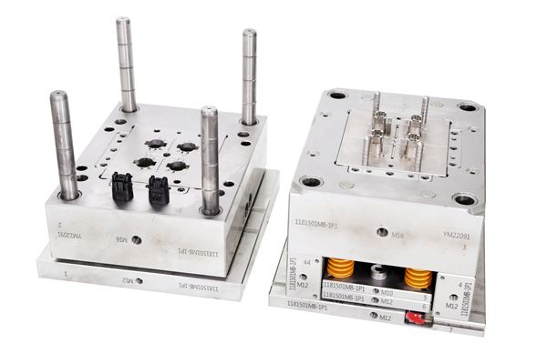 Causes of Main Runner Adhesion during Medical Injection Molding
